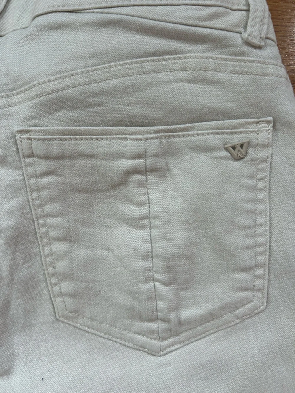 Wit & Wisdom Ab’ Solution Frayed Ankle Bootcut Jeans Size 28